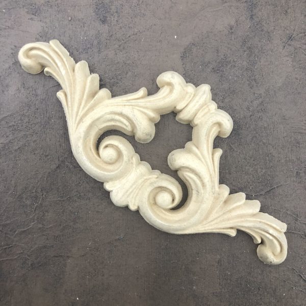 Pediment WUB1297 21x10cm