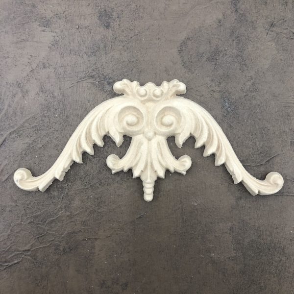 Pediment WUB1379 19x8.5cm